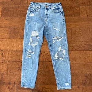 Distressed Straight Leg Jeans